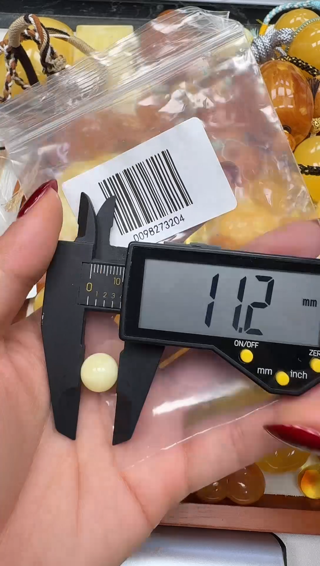 裸石琥珀未镶嵌如图