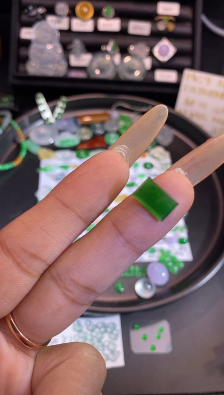 【闪购商品】翡翠挂件未镶嵌牌