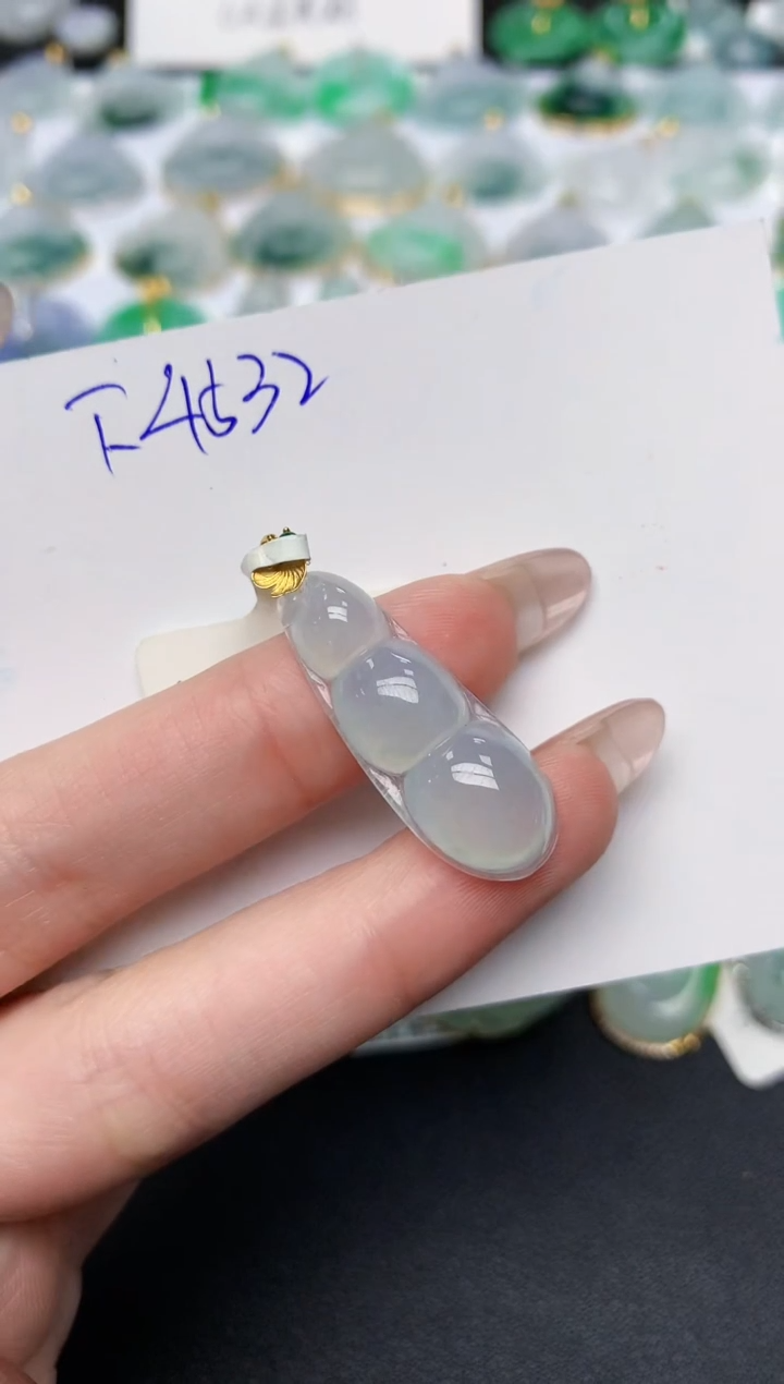 颈饰18K金镶嵌翡翠天然缅甸A货翡翠百元以上9元证书费自理