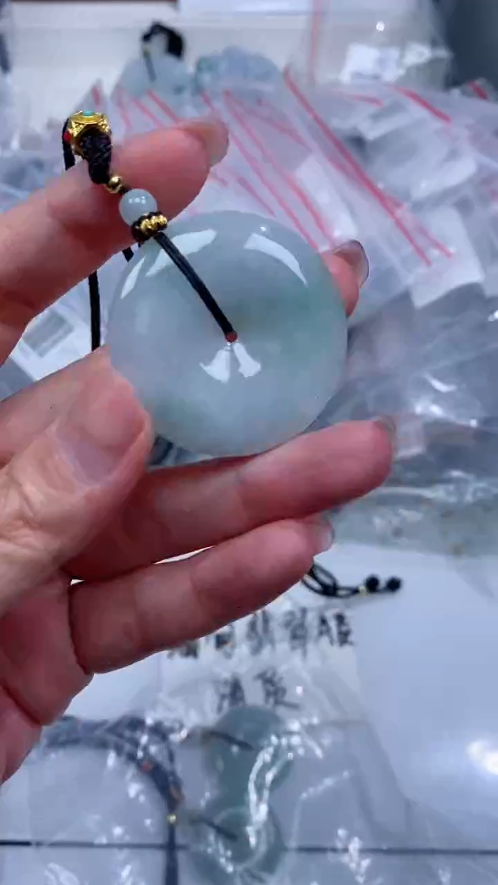 颈饰未镶嵌翡翠吊坠