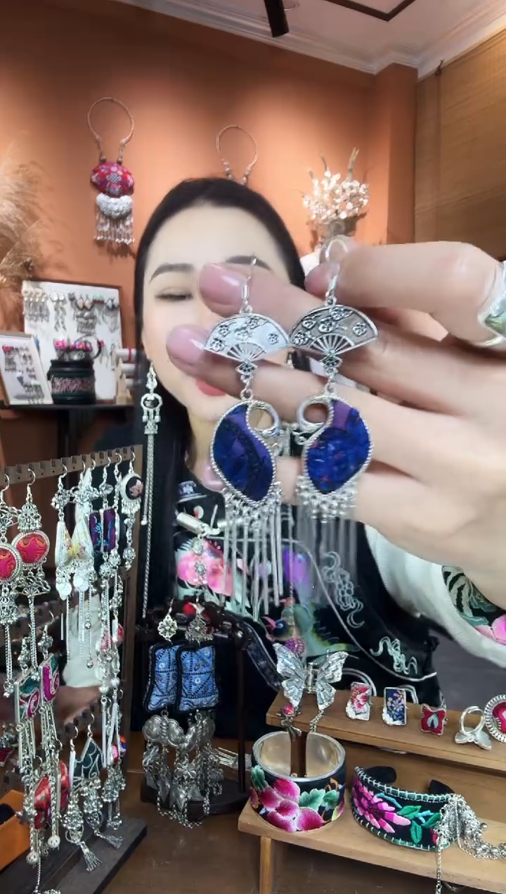 【闪购商品】刺绣纯手工民族风耳环