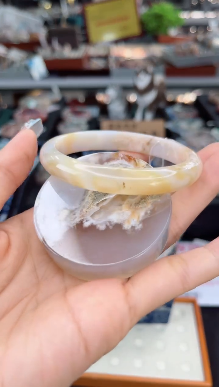 【闪购商品】石英质玉手镯未镶嵌57圈口（赠品镯心）106154