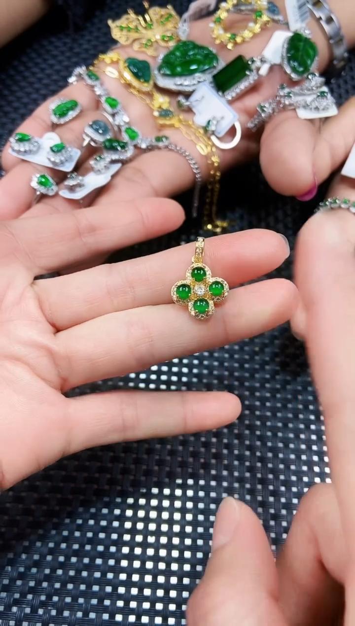 【闪购商品】翡翠吊坠(不含链)未镶嵌111111111