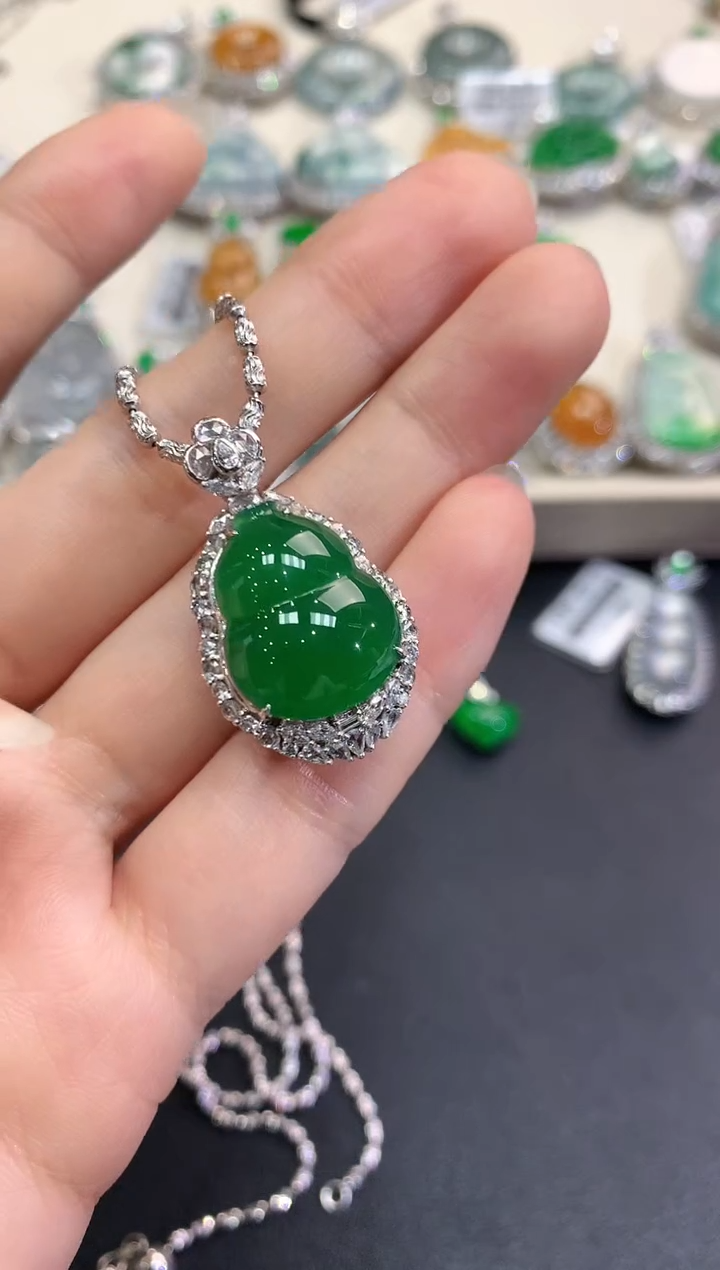 【闪购商品】翡翠颈饰18K金镶嵌D34    