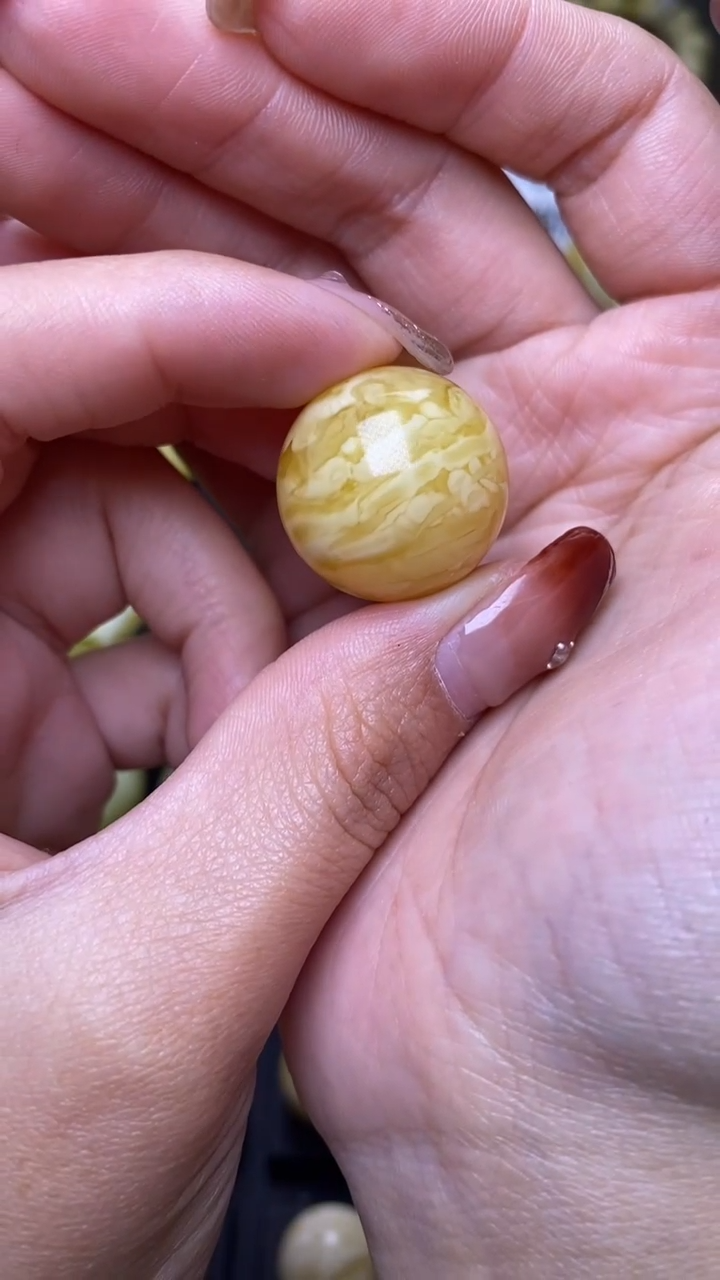 【闪购商品】琥珀裸石未镶嵌葵. 20