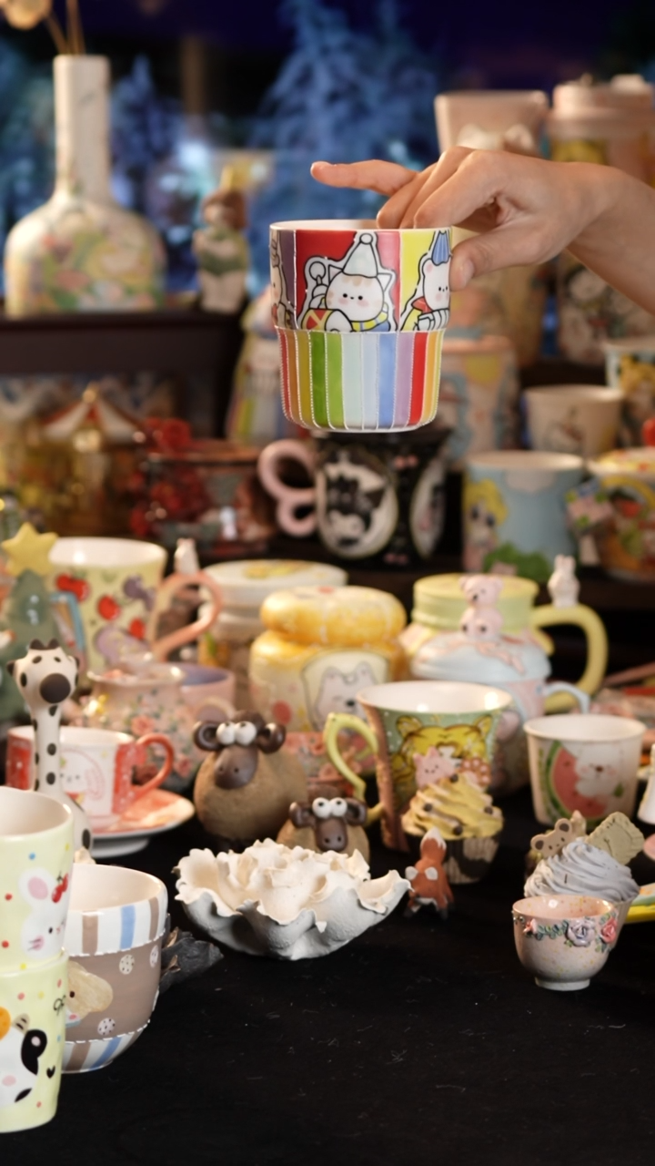 摆件陶景德镇釉下彩手绘设计师款陶瓷