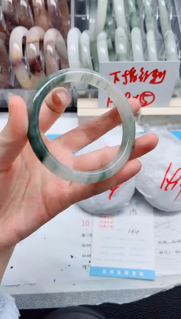 【闪购商品】石英质玉手镯未镶嵌396-61.6