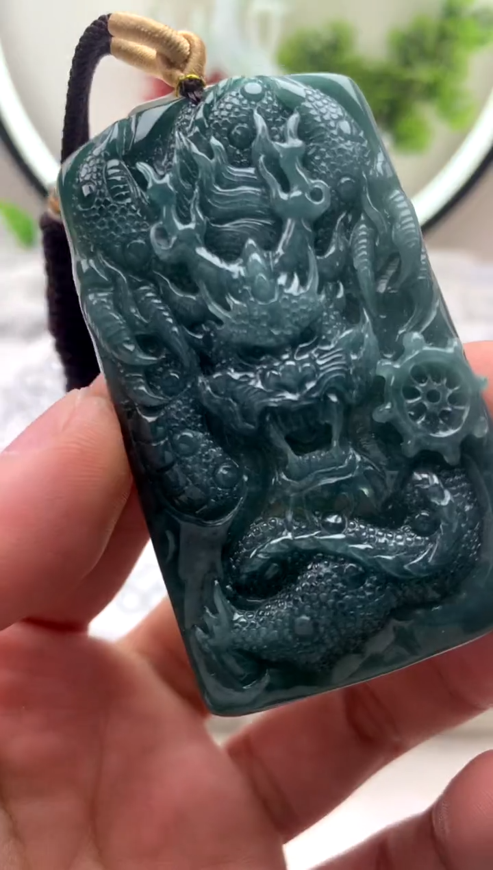 【闪购商品】翡翠颈饰未镶嵌龙牌