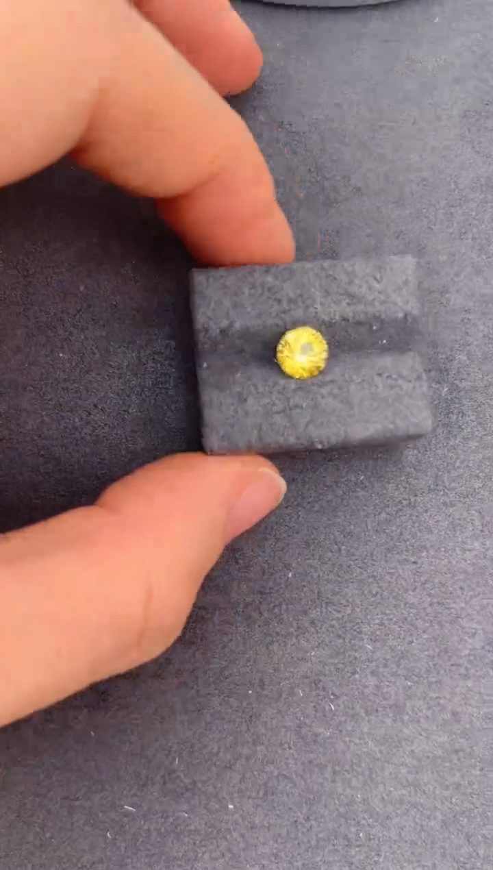 【闪购商品】彩色蓝宝石裸石未镶嵌1.4ct 黄色蓝宝石