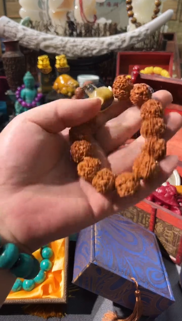 【闪购商品】琥珀裸石未镶嵌蜜蜡手串——主播推荐111