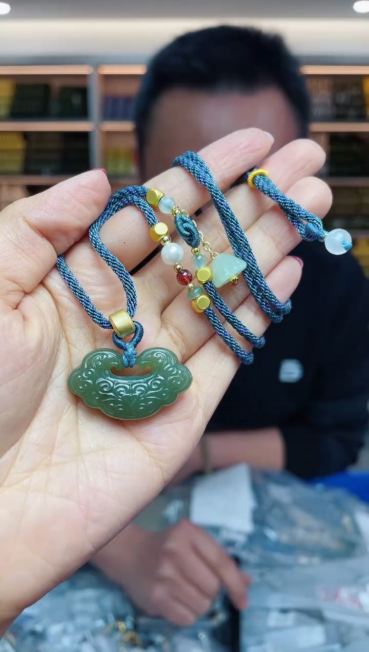 【闪购商品】和田玉`未镶嵌多样性发一件