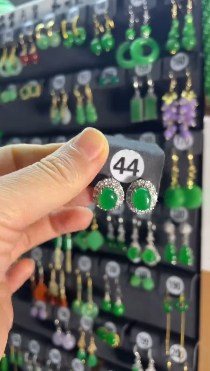 【闪购商品】翡翠颈饰银S925镶嵌44...