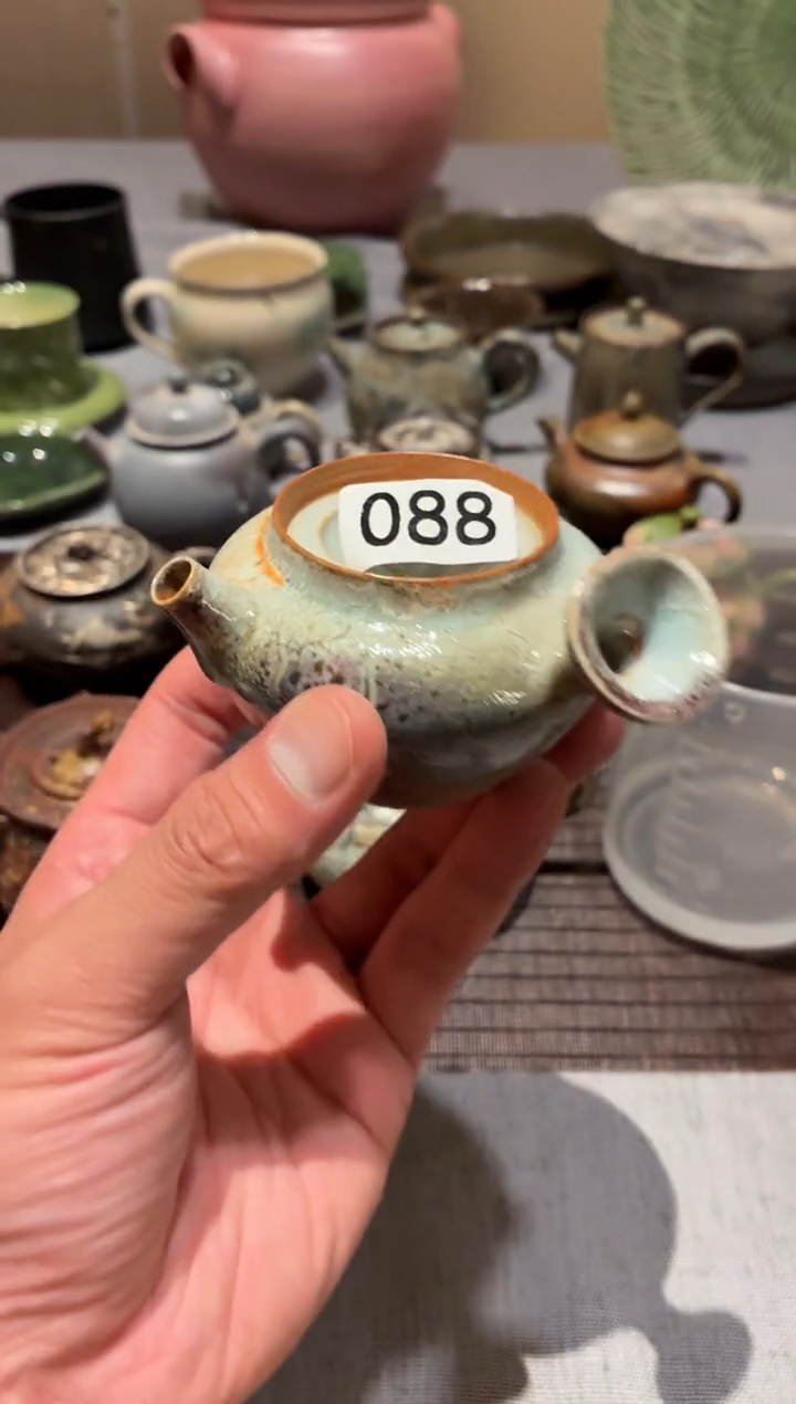 瓷片南*?88 柴烧绿色小壶1个 