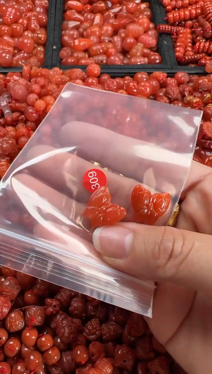 【闪购商品】南红玛瑙颈饰未镶嵌1