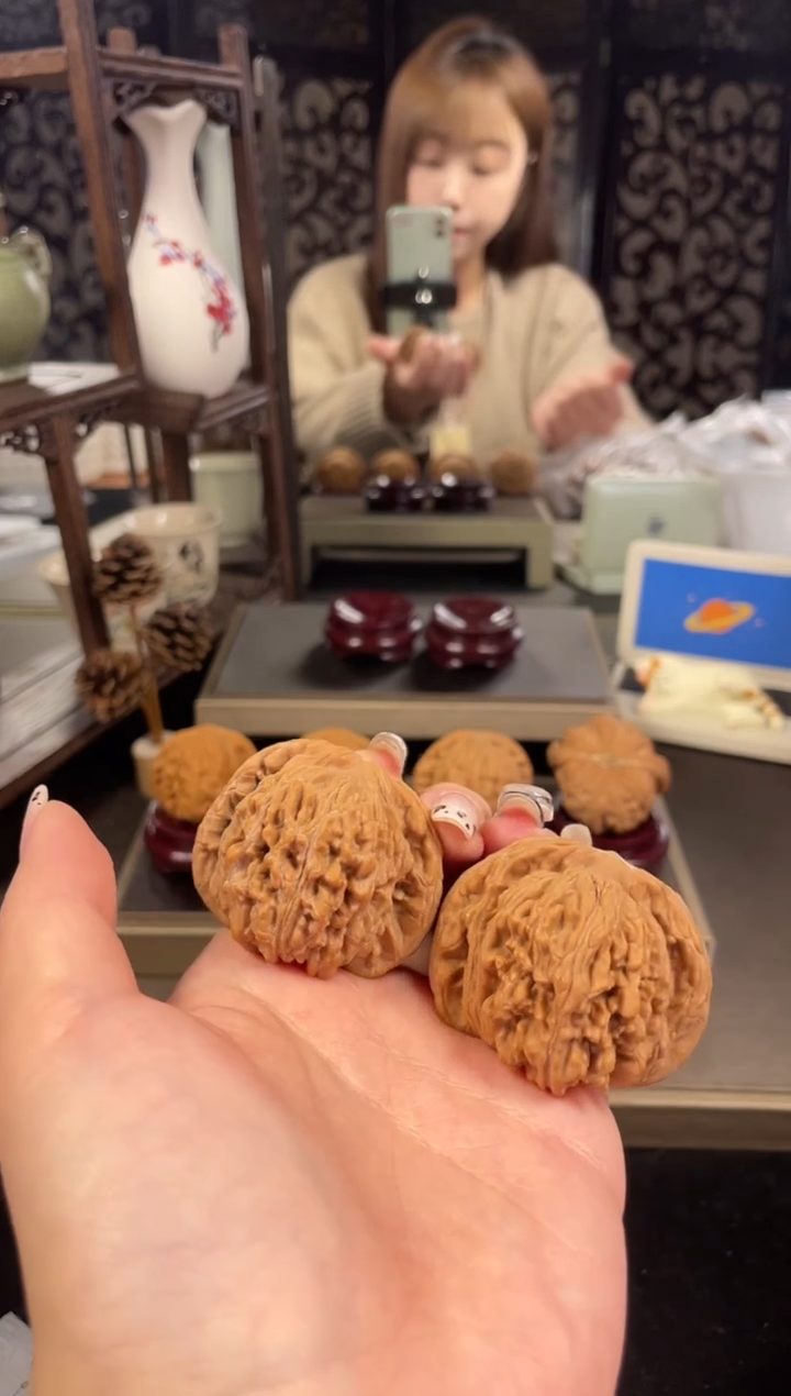 【闪购商品】文玩核桃把件四座楼45尺-47