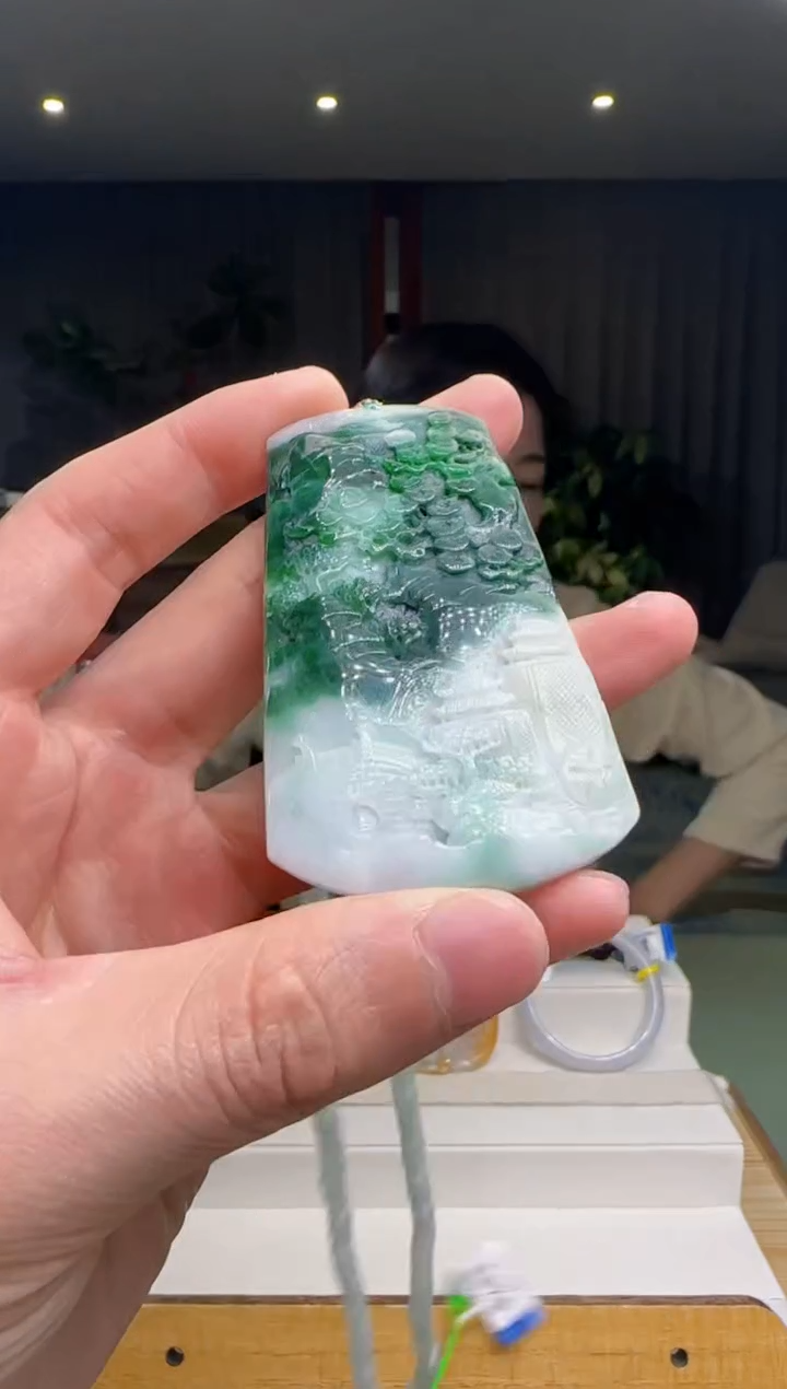 【闪购商品】翡翠吊坠(赠链)未镶嵌DY@@960Q3J10992