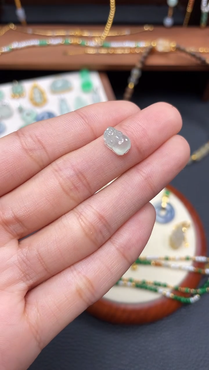 【闪购商品】翡翠吊坠(不含链)18K金镶嵌一个  JK696