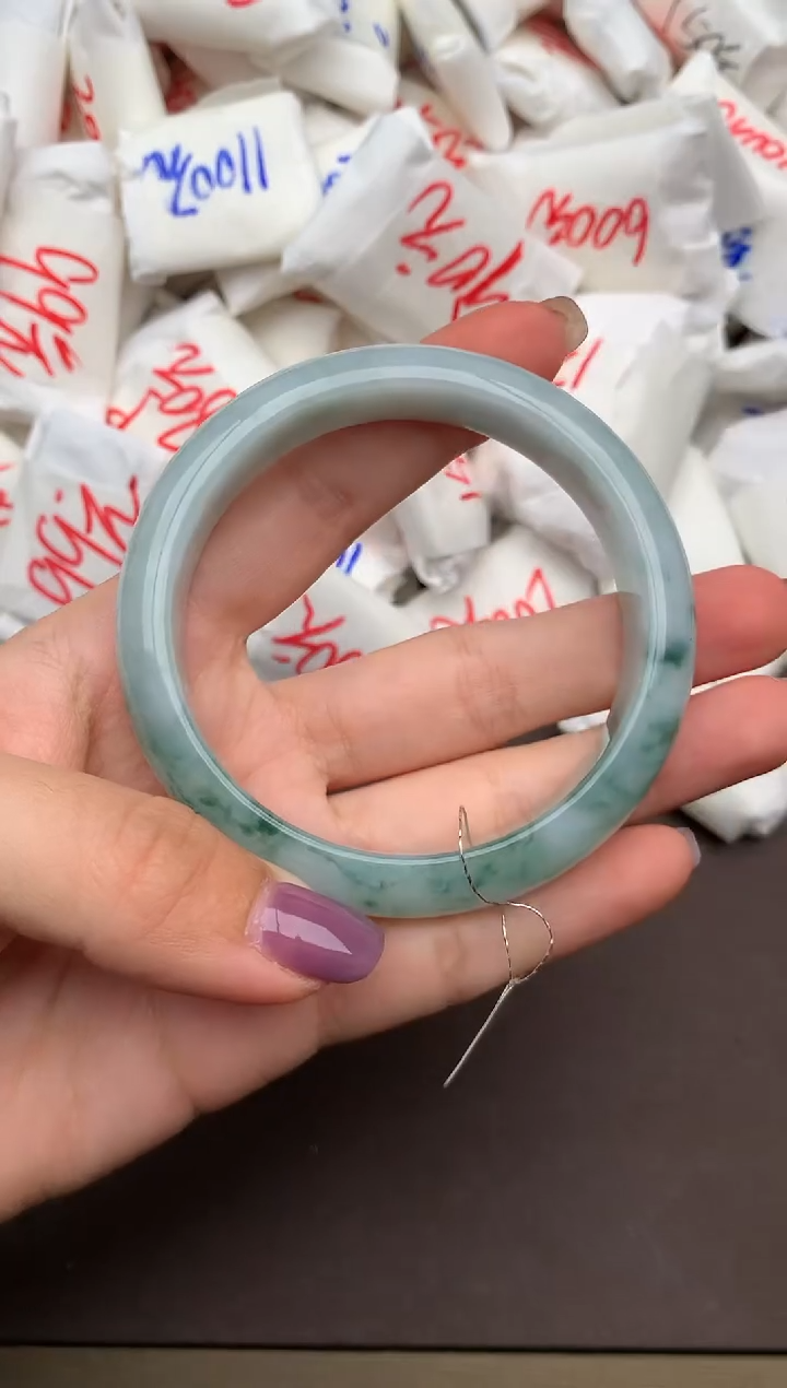 翡翠手镯未镶嵌圈口58