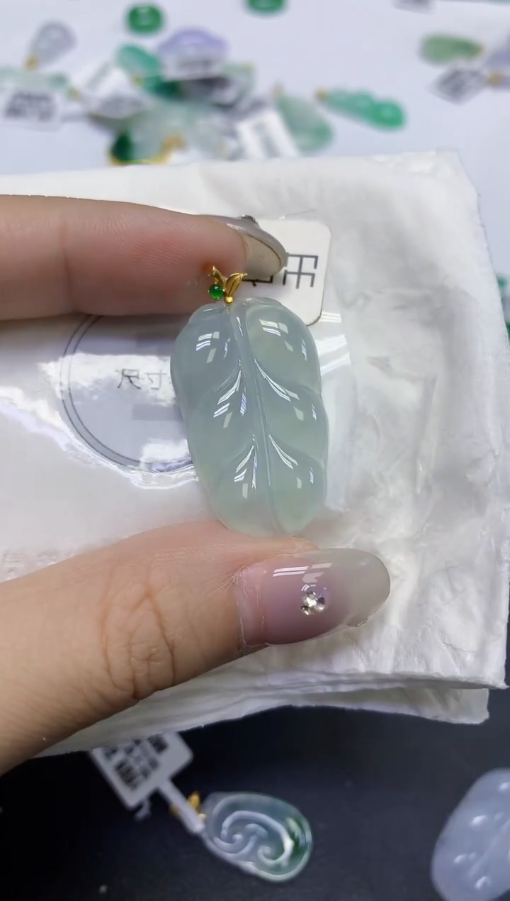 颈饰18K金镶嵌翡翠天然缅甸翡翠A货百元以上9元证书费自理