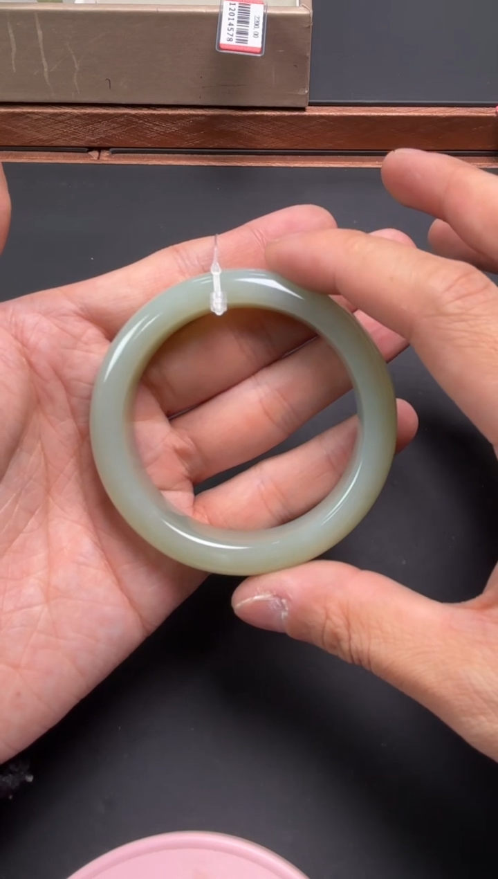 【闪购商品】和田玉手镯未镶嵌且末微色差近矿54