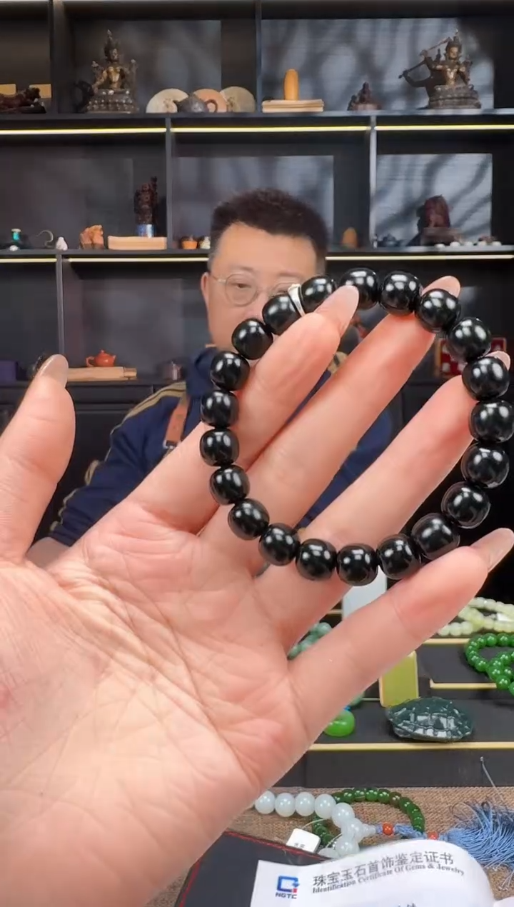 【闪购商品】和田玉1未镶嵌10mm黑青老型手串