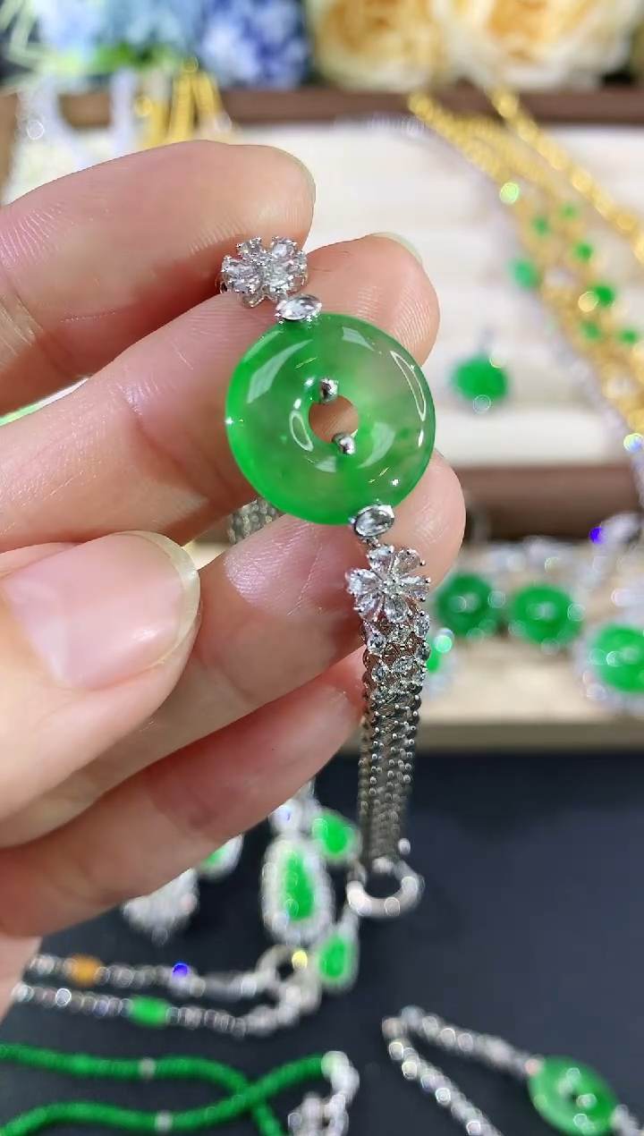 18K金镶嵌手链翡翠囡*265|42000