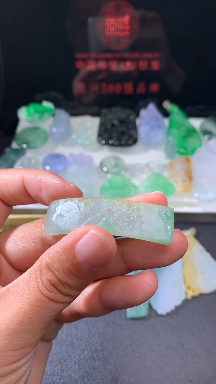 未镶嵌定制翡翠      