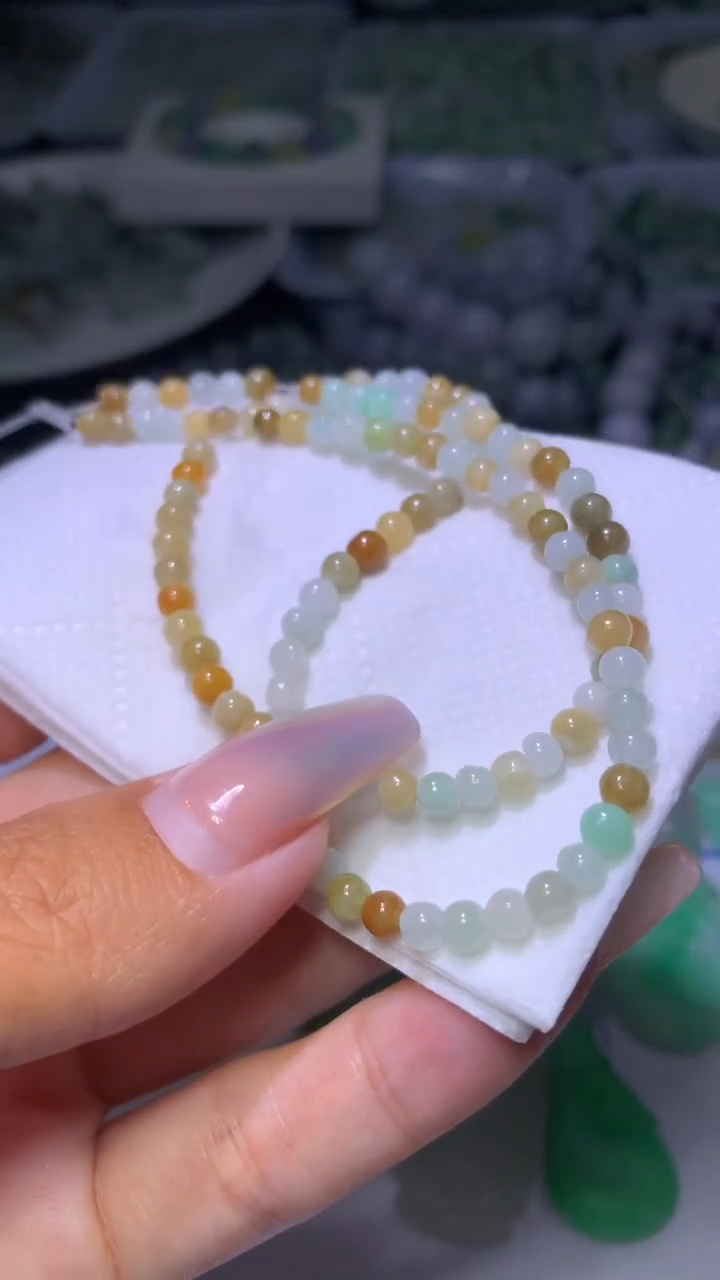 翡翠未镶嵌颈饰MXX024082