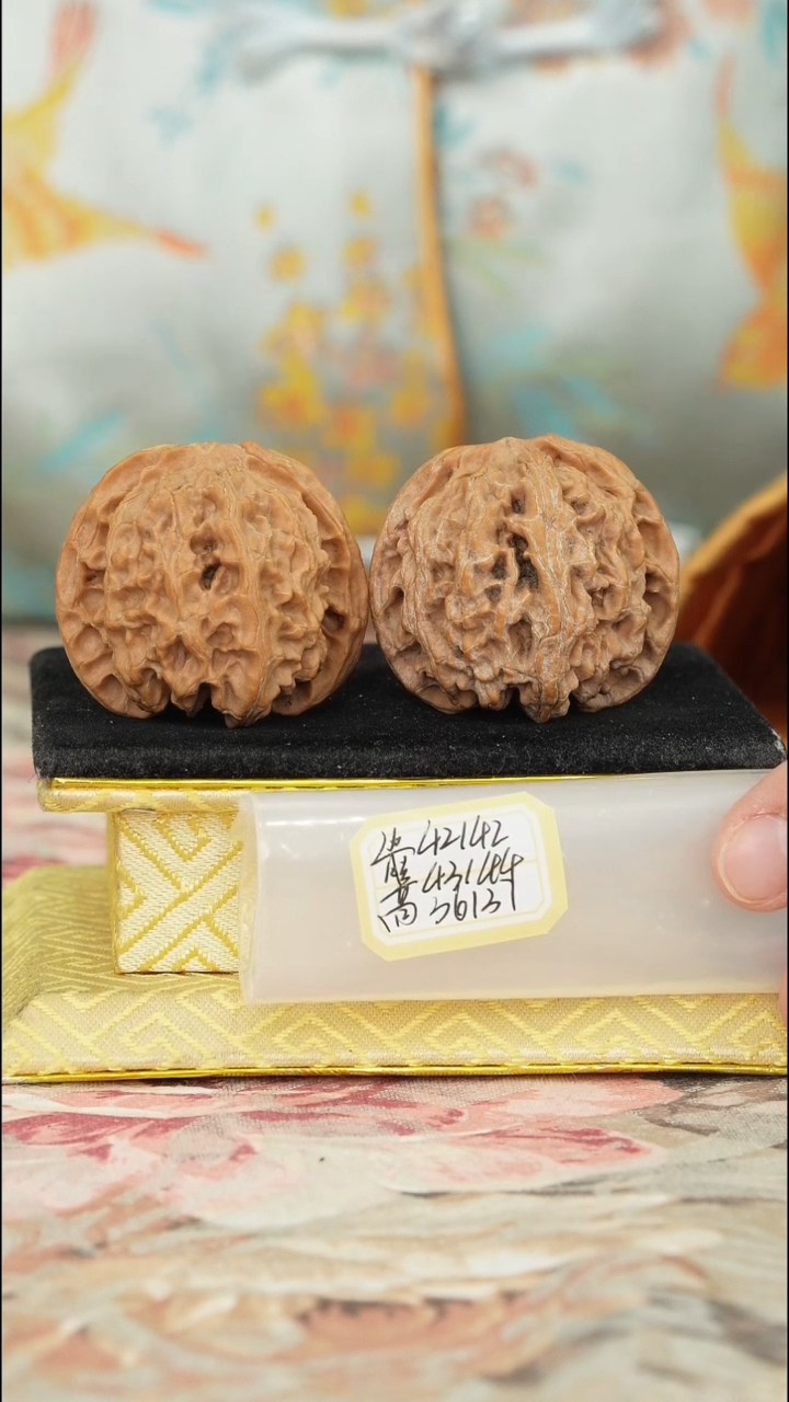 【闪购商品】文玩核桃把件苹果园微修