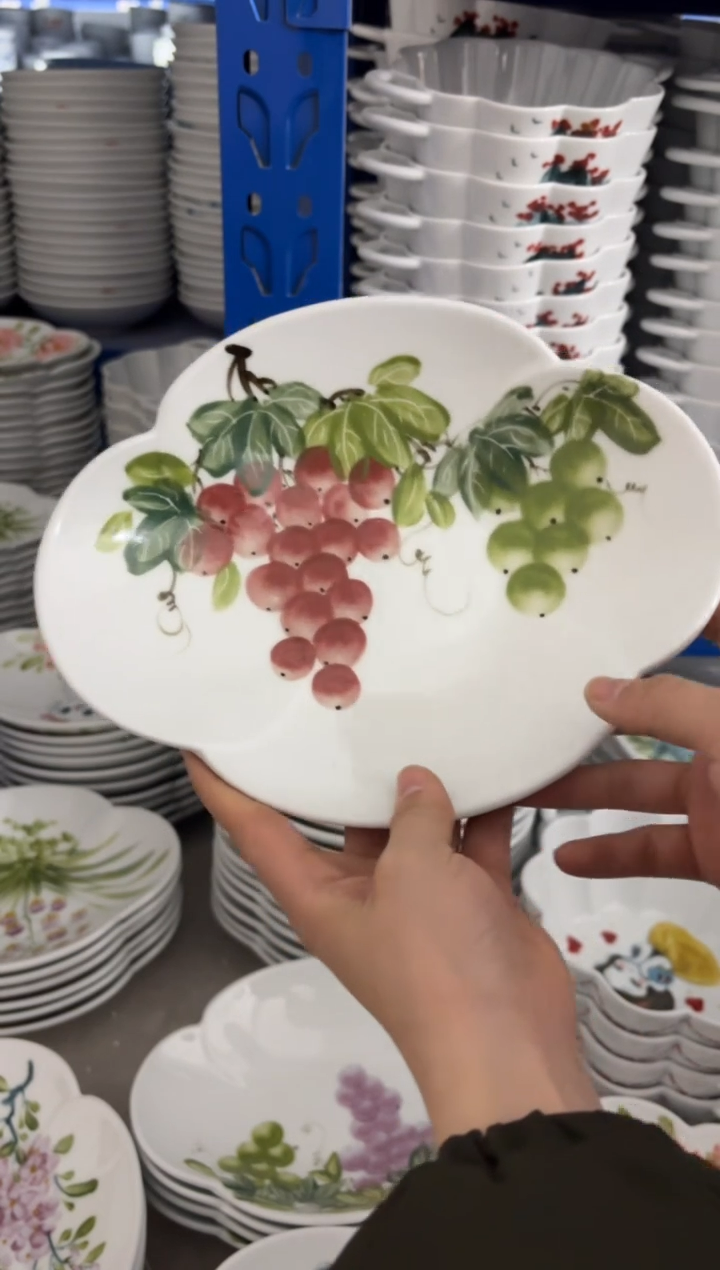 景德镇高温陶瓷食品级手绘釉中彩-云朵盘