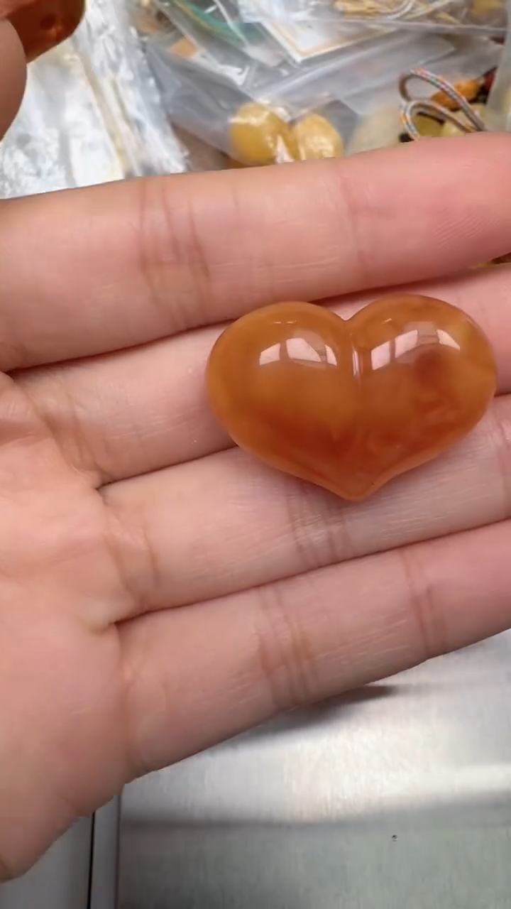 裸石琥珀未镶嵌如图