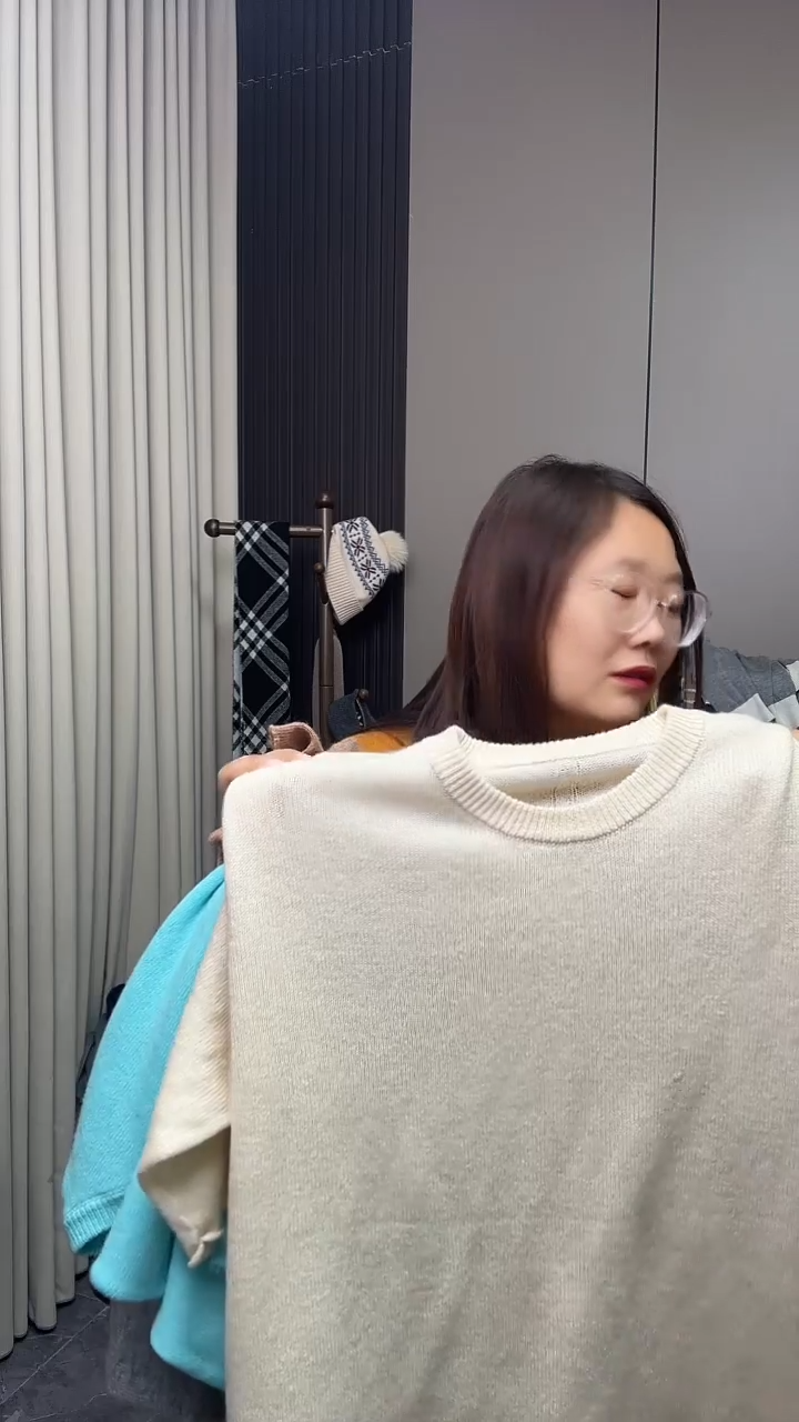 山羊绒羊绒短袖米色