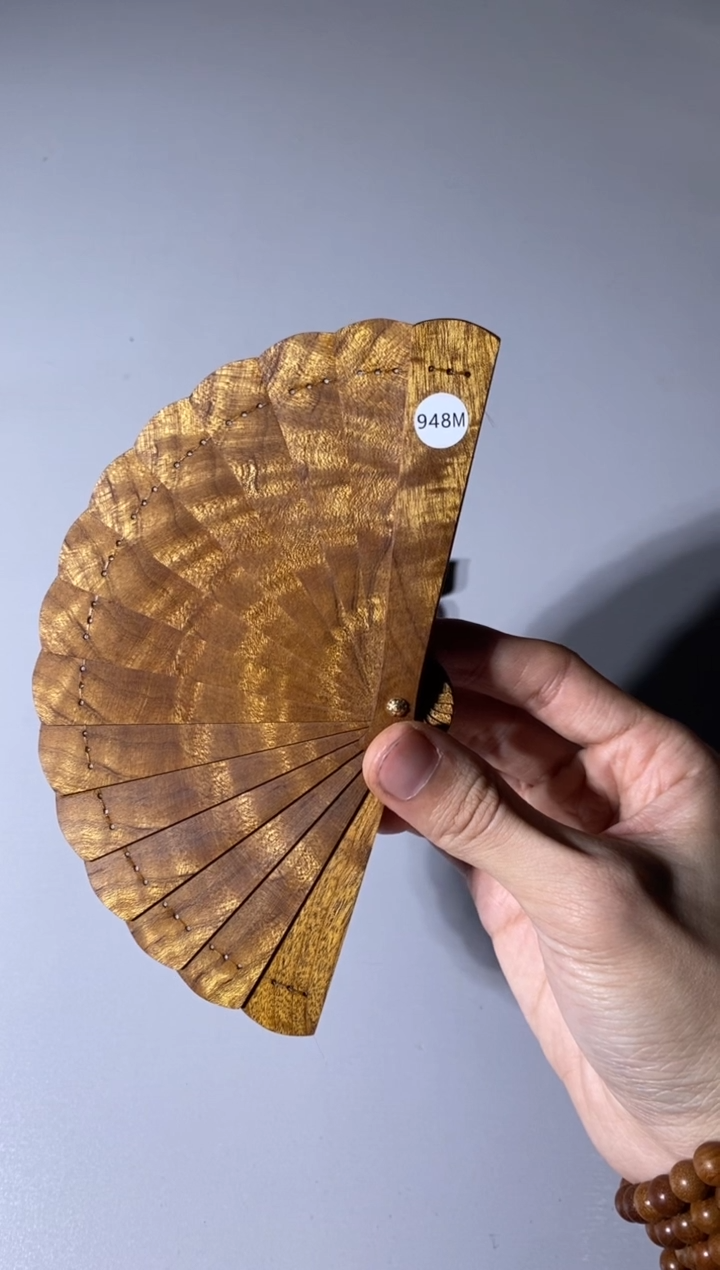 【闪购商品】金丝楠木雕948号10cm金丝楠木小叶桢楠掌中扇