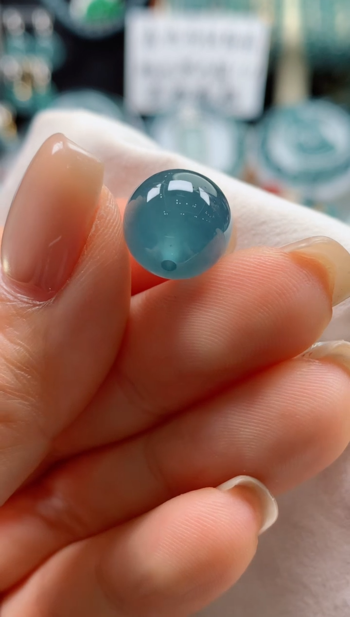 翡翠未镶嵌颈饰0280677054（卡十二左右）