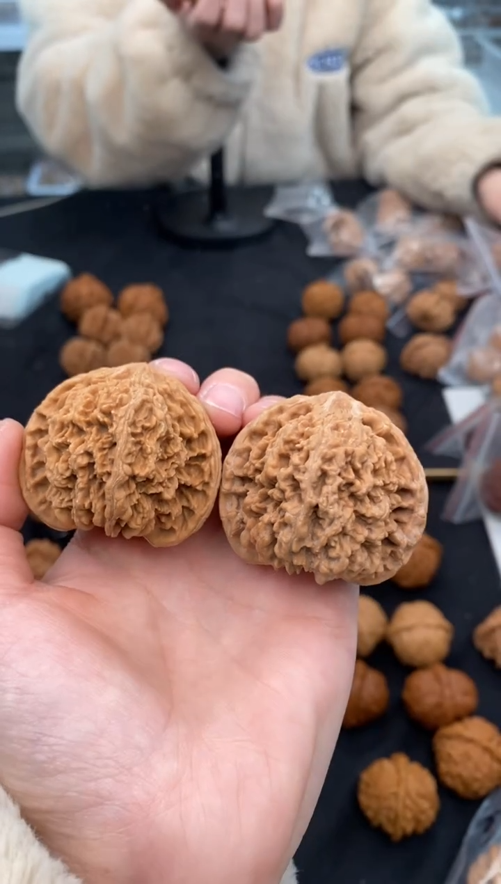 【闪购商品】文玩核桃把件满天星46-t791