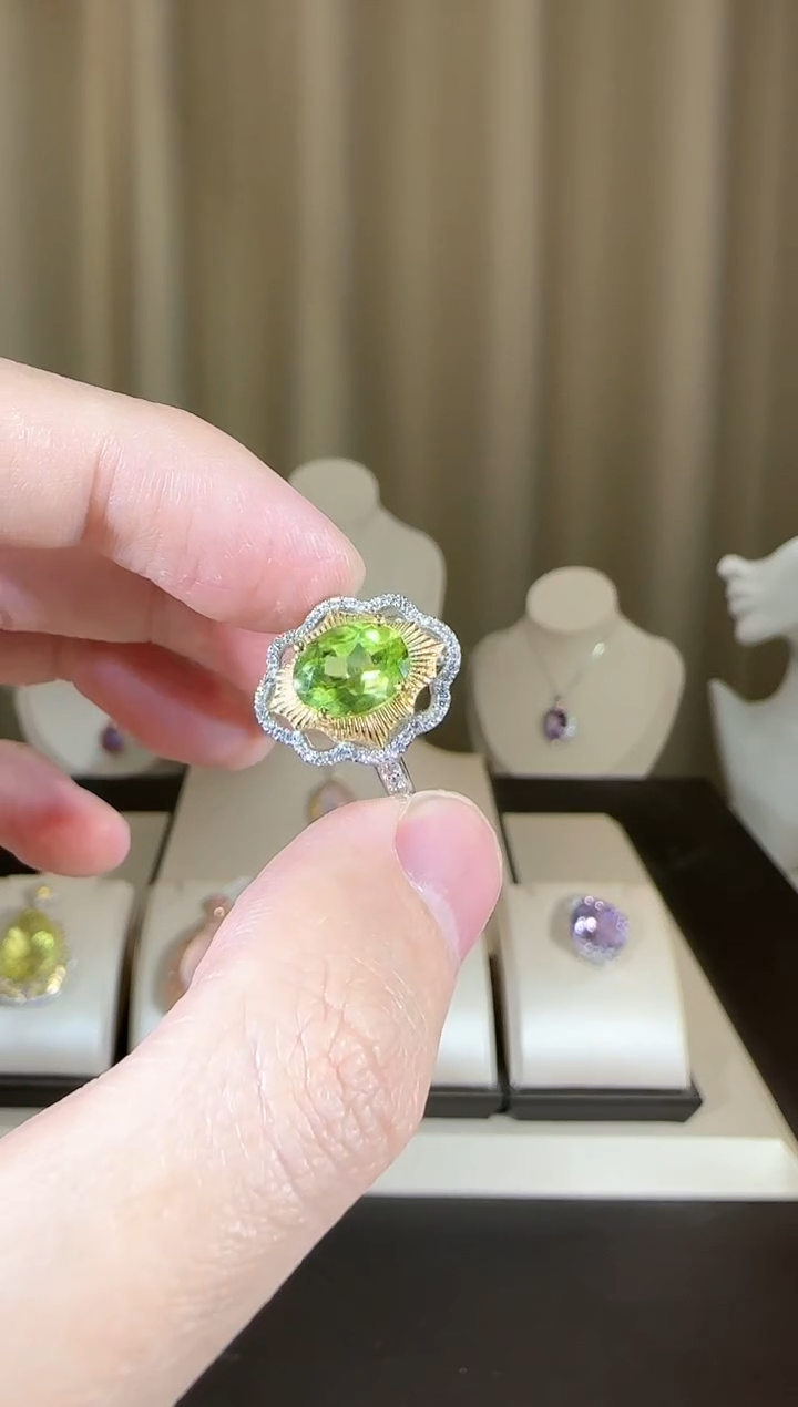 【闪购商品】橄榄石戒指银S925镶嵌10*8mm