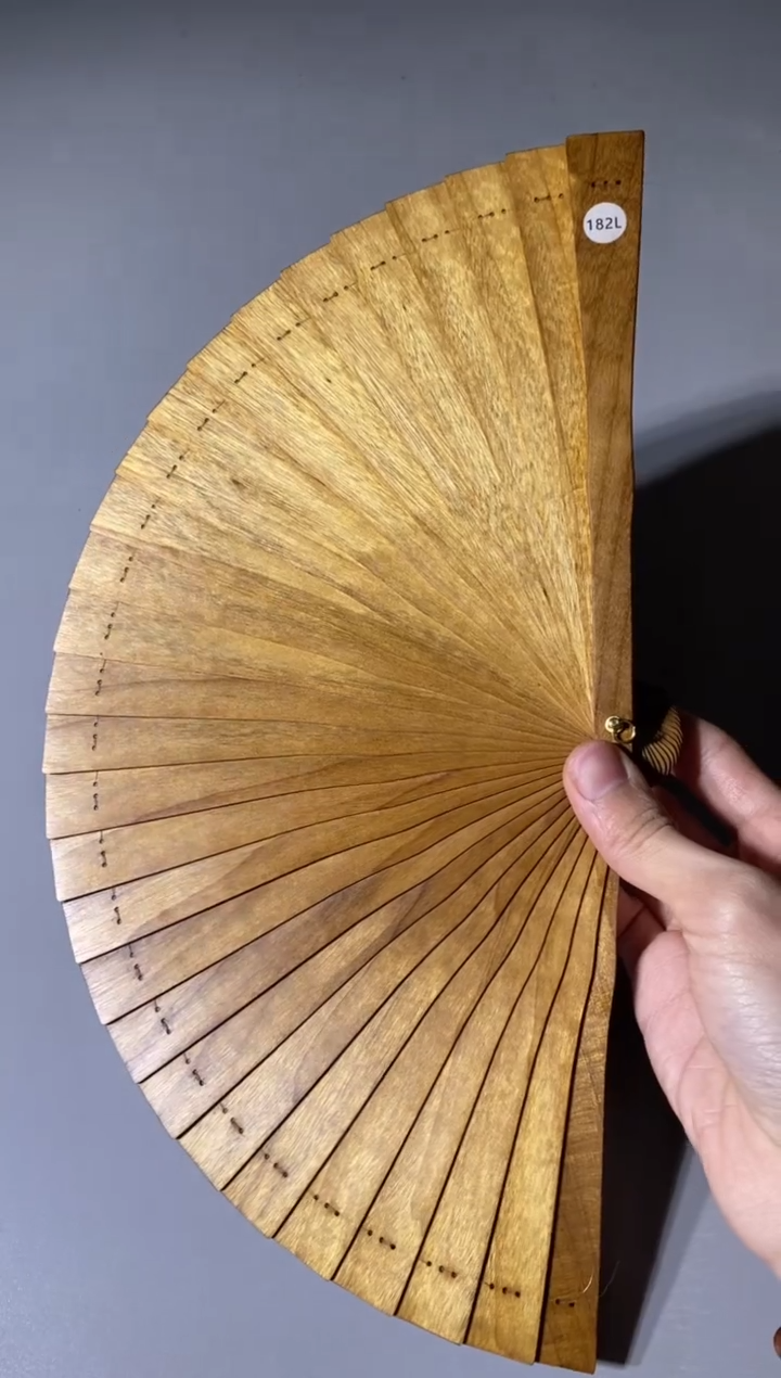 【闪购商品】金丝楠182号18cm金丝楠木小叶桢楠扇子