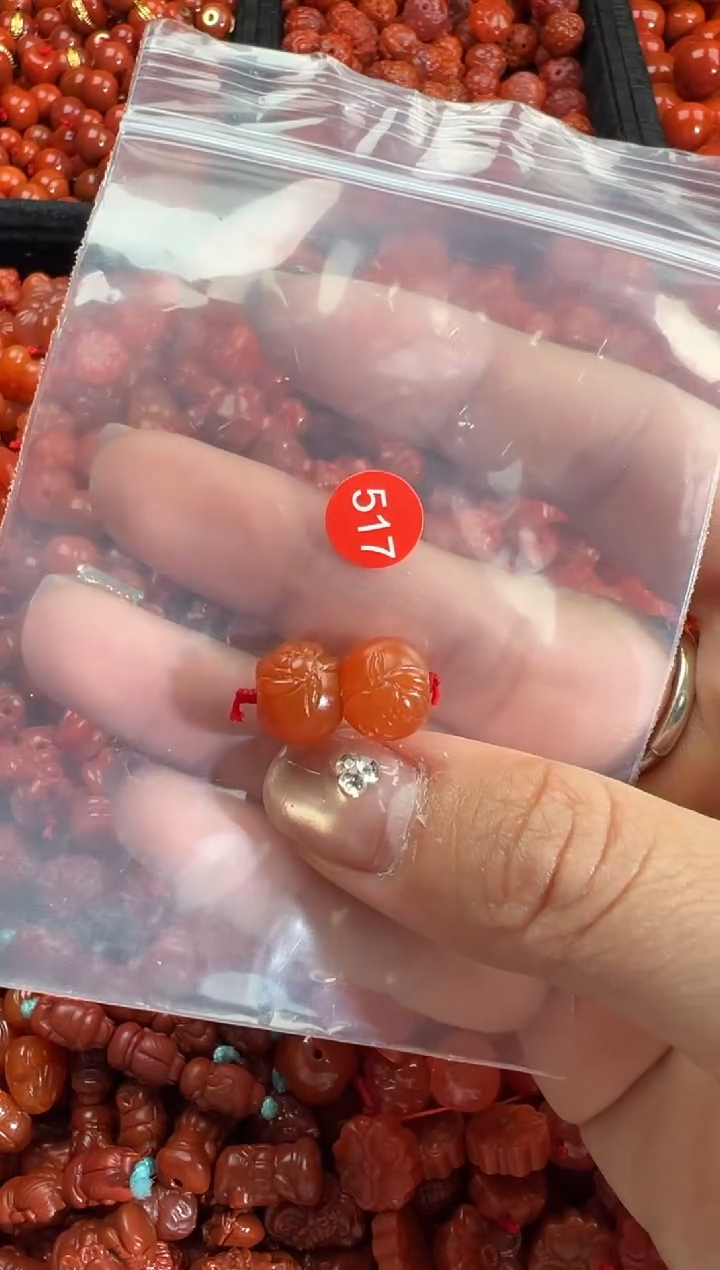 南红玛瑙未镶嵌颈饰1