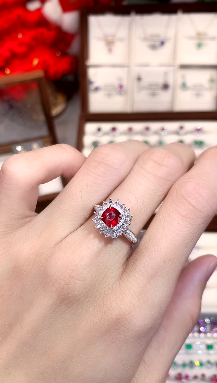 【闪购商品】尖晶石戒指18K金镶嵌1.25ct/天然宝石/七天无理由