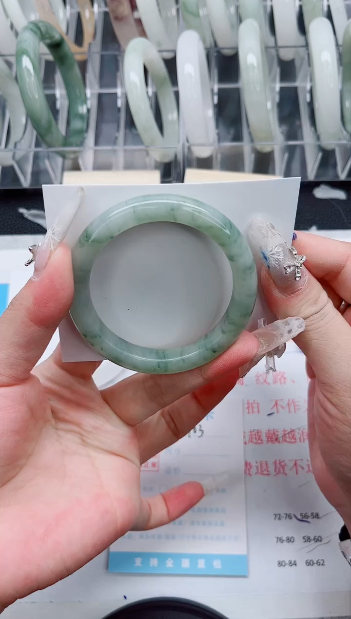 【闪购商品】石英质玉手镯未镶嵌A103-52