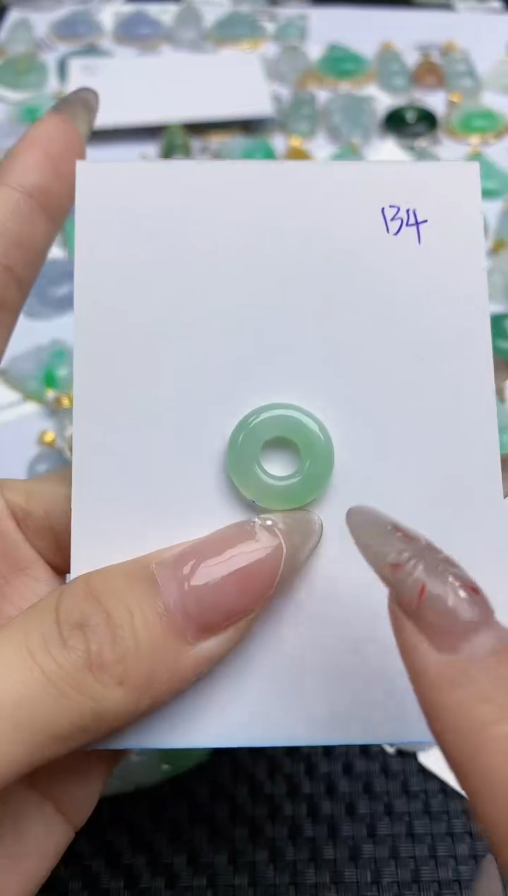 【闪购商品】翡翠颈饰未镶嵌 天然翡翠A货