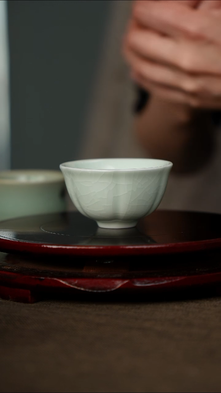 全品 玉青 花口杯 带底款