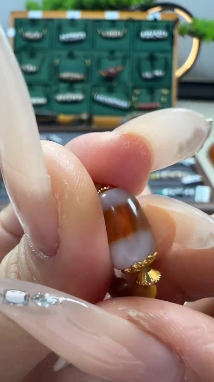 玛瑙/玉髓（覆膜）颈饰未镶嵌54微瑕随机发货