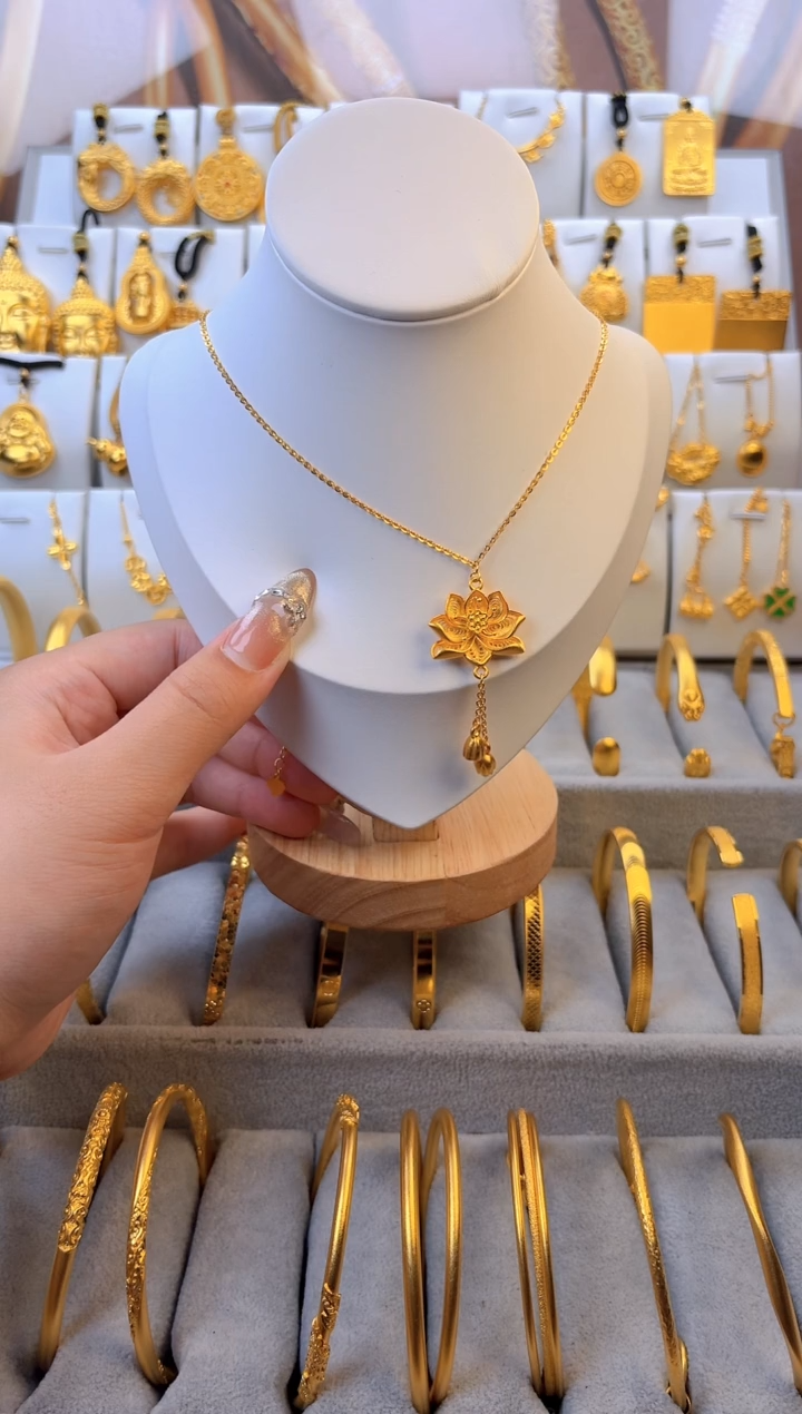 无足银阿*莲花套链 总重7g外1.4g