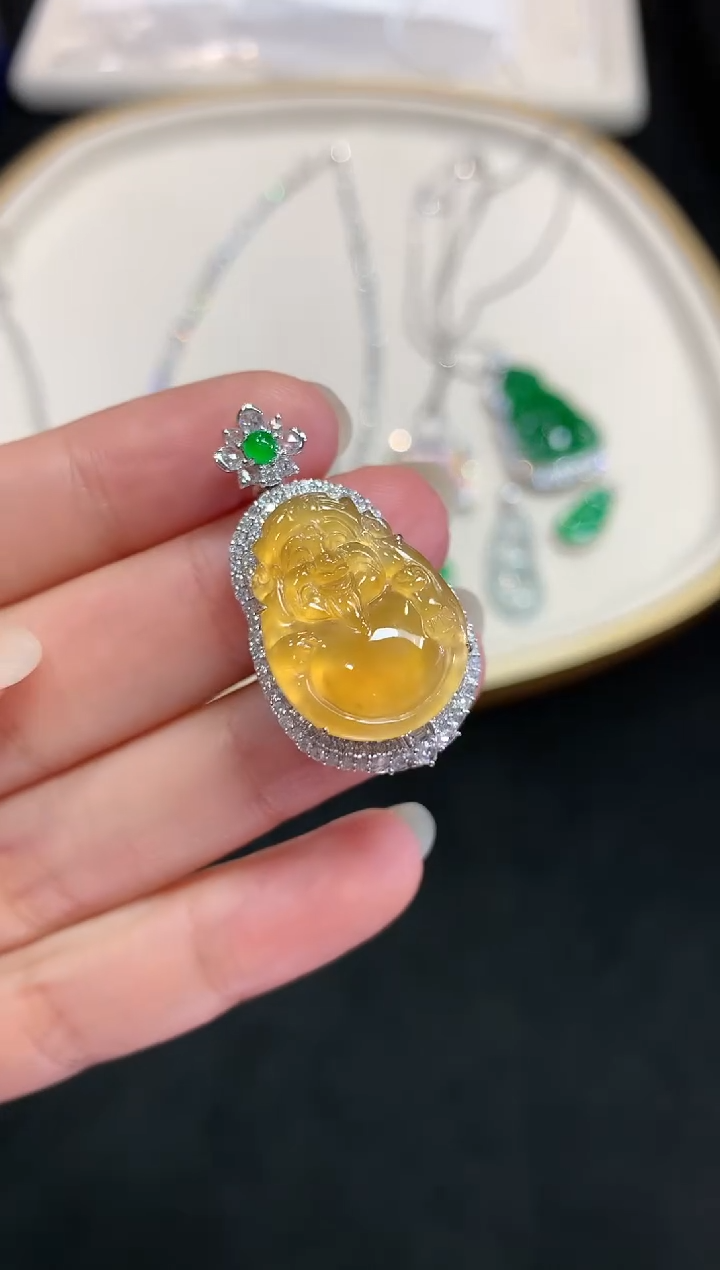 【闪购商品】翡翠吊坠(不含链)18K金镶嵌W526|25000