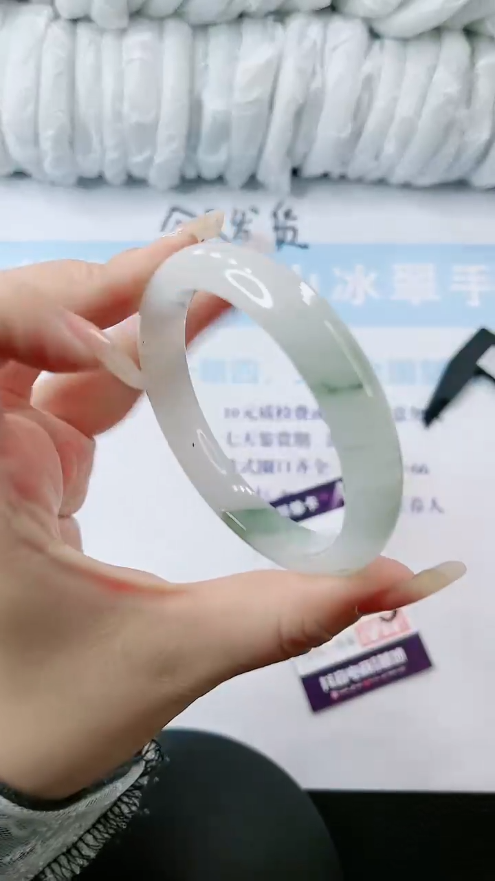 【闪购商品】石英质玉手镯未镶嵌 多样性发货V125