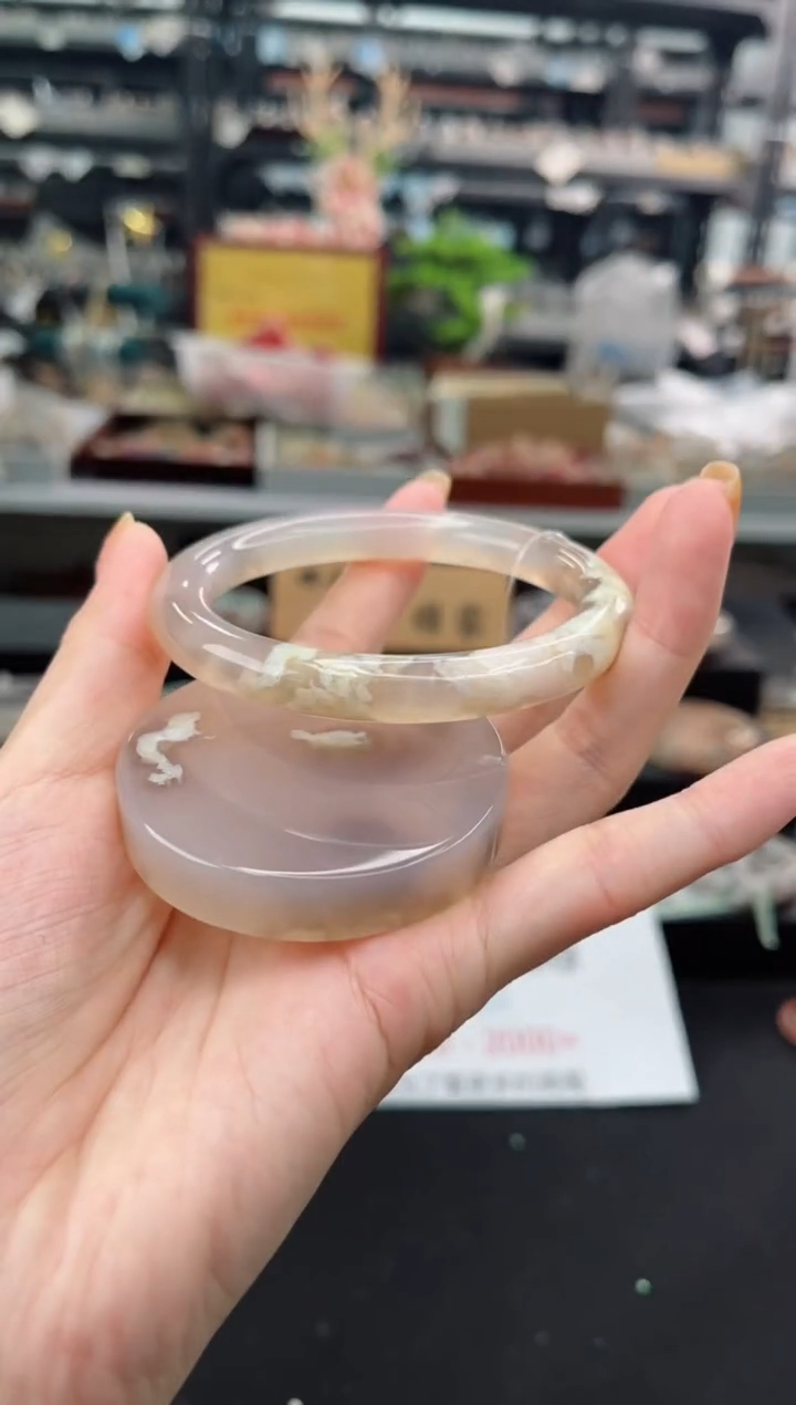 【闪购商品】石英质玉手镯未镶嵌60圈口（赠品镯心）1545673