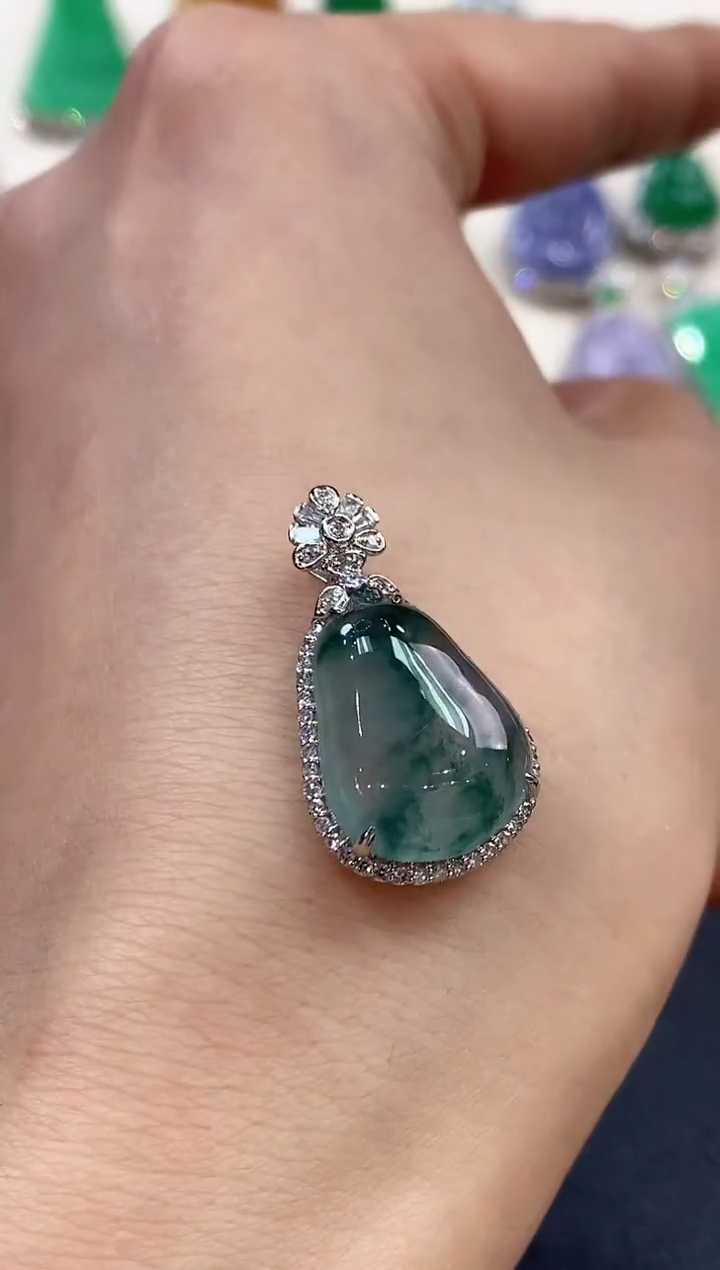 【闪购商品】翡翠吊坠(不含链)18K金镶嵌B93