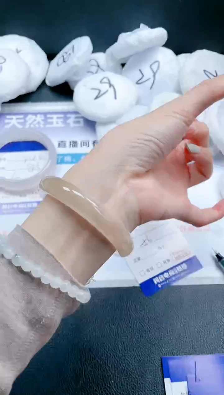 【闪购商品】石英质玉手镯未镶嵌 香槟金手镯-56