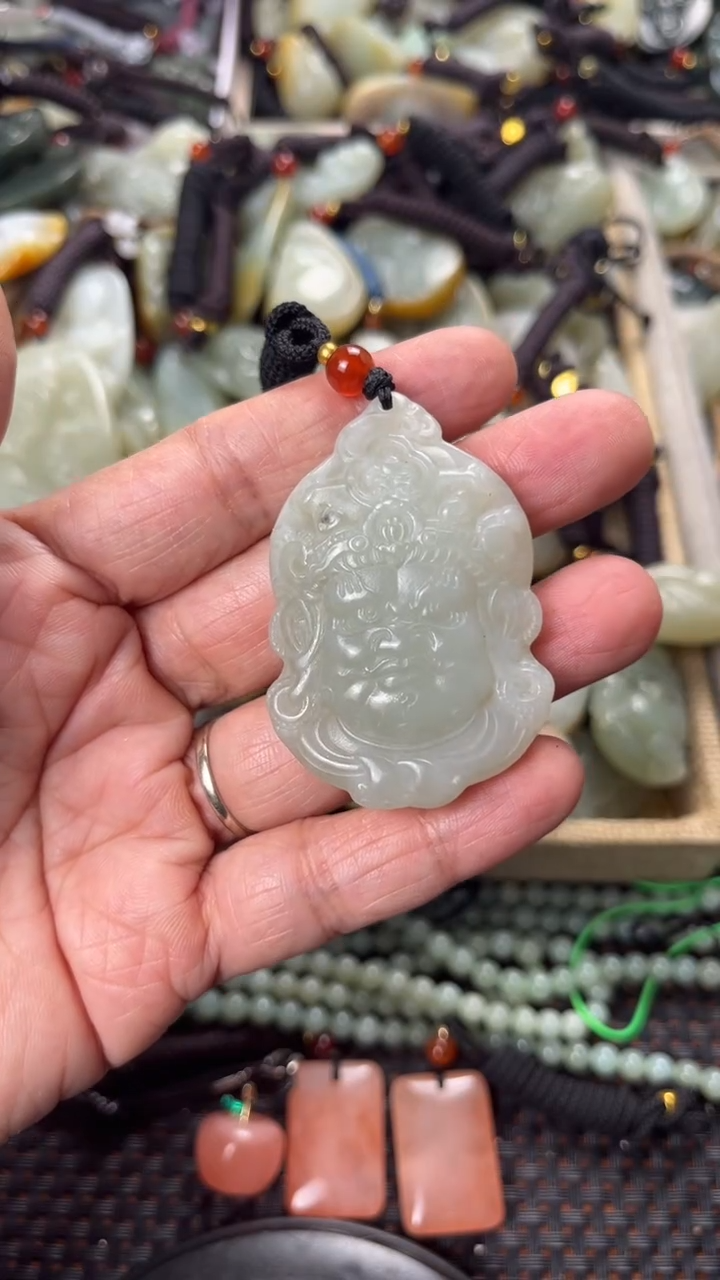 【闪购商品】和田玉颈饰未镶嵌多样性发货没有证书拍一发一有瑕